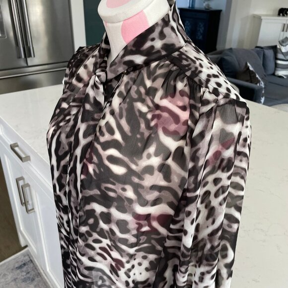 Jennifer Lopez Pull On Sheer 3/4 Sleeve Animal Print Blouse Black Grey Sz S - Picture 5 of 15